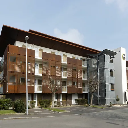 Centre Hotel 2*